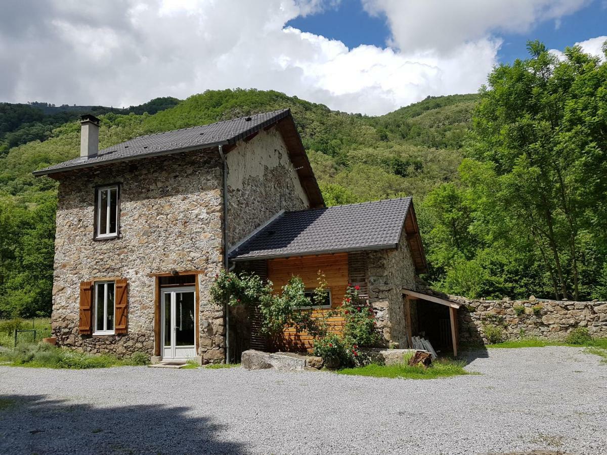 Gite La Fargue De Cabre Val-de-Sos Exterior photo